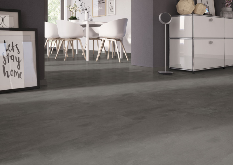 Skaben Vinyle à cliquer en matériau massif Life Click 30 Béton gris foncé Carrelage main product photo