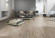 Skaben Vinylboden massiv Life Click 30 Prestige Eiche Natürlich 1-Stab Landhausdiele Raum4 Skaben Vinylboden massiv Life Click 30 Prestige Eiche Natürlich 1-Stab Landhausdiele Raum4