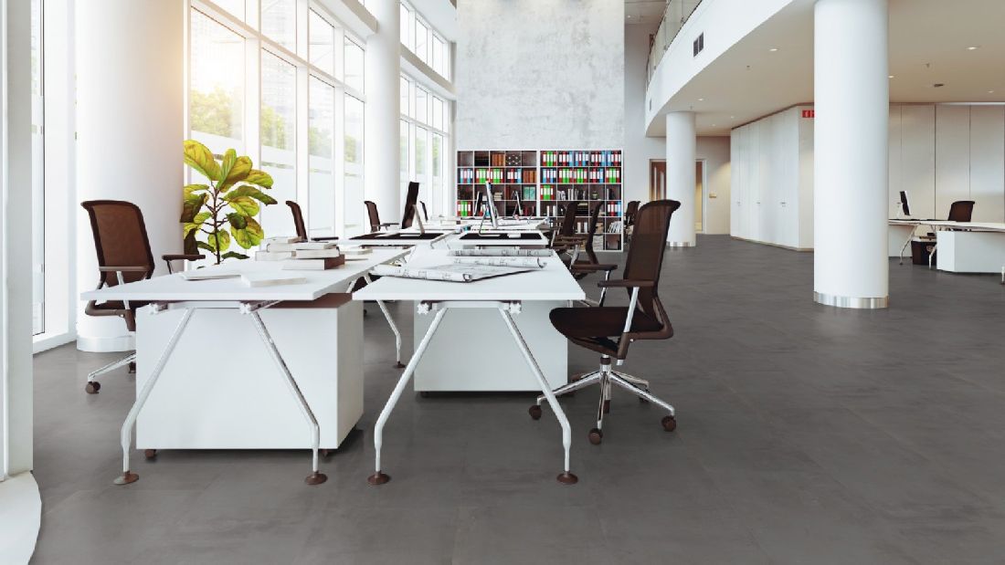 Skaben Vinyl massiv Life Lay 70 Acoustic Vintage Concrete Smoke Fliesenoptik Trittschalldämmung Raum11