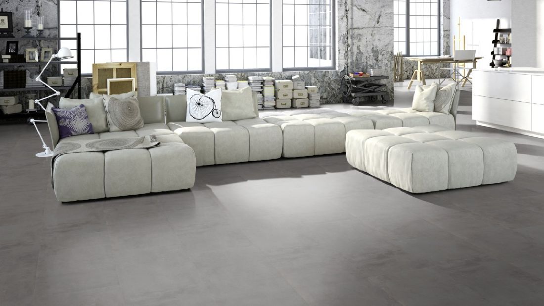 Skaben Vinyl massiv Life Lay 70 Acoustic Vintage Concrete Smoke Fliesenoptik Trittschalldämmung Raum6