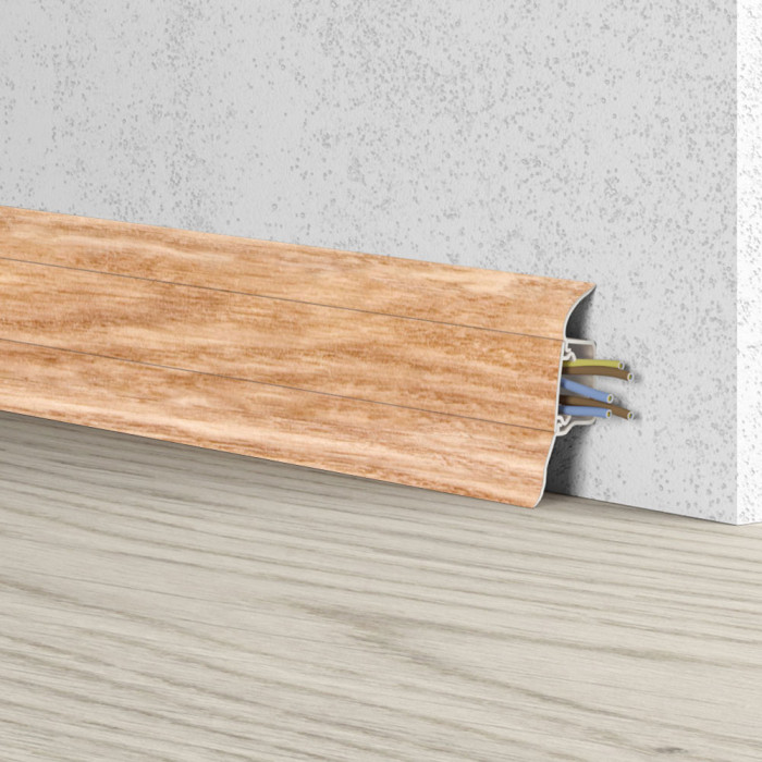 Skaben Wasserfeste Fußleiste Soft Lip mit Kabelkanal Eiche Peanut Butter / Peanut Butter Oak 015 main product photo