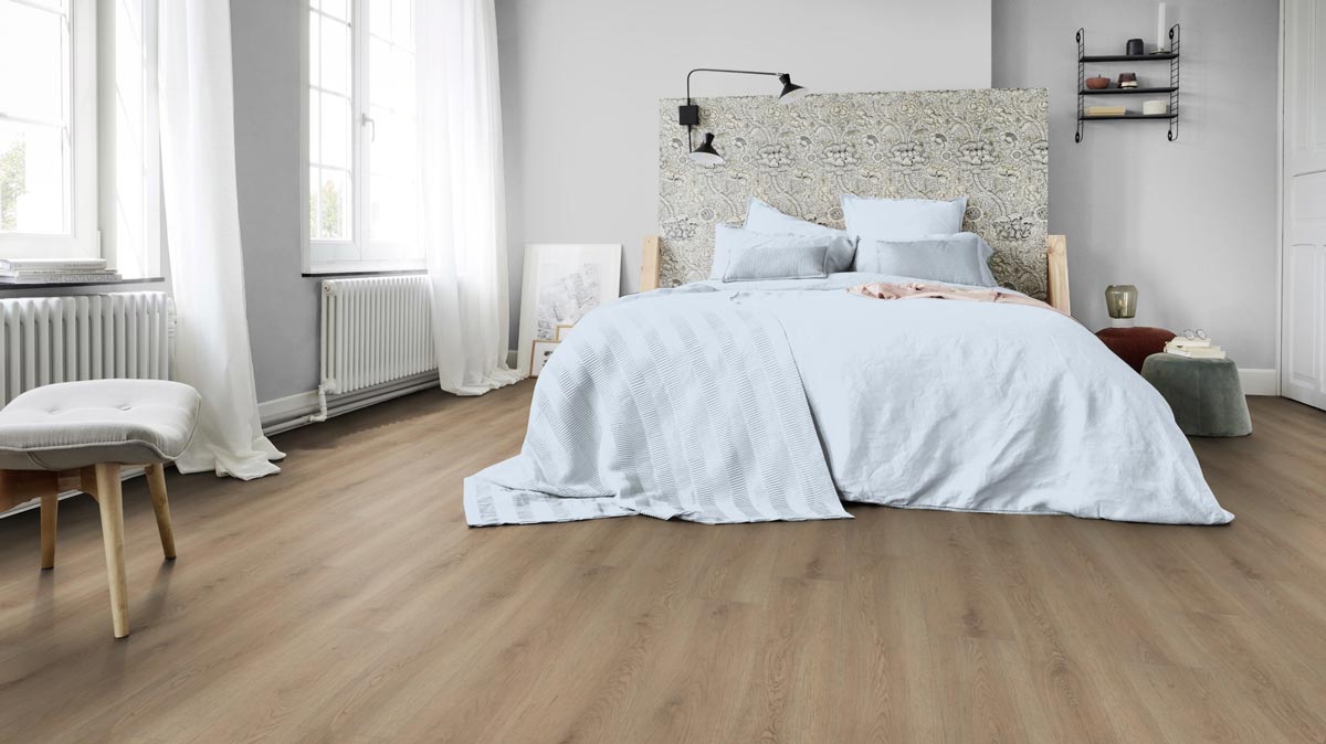 Tarkett Designboden Starfloor Click Ultimate 30 Vermont Oak Light Beige Planke M4V Akustikrücken Schlafzimmer