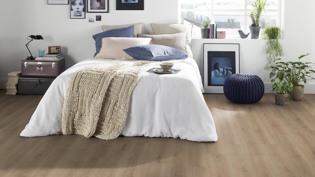 Tarkett Designboden Starfloor Click Ultimate 30 Vermont Oak Light Beige Planke M4V Akustikrücken Schlafzimmer