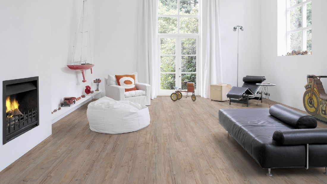 Wicanders Korkboden wood Essence Nebraska Rustic Pine 1-Stab Landhausdiele / Langdiele 4V Raum3