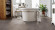 Wineo Purline Bioboden 1000 Stone L elastisch Urban Concrete Smoke Fliese M4V zum kleben Raum4 Wineo Purline Bioboden 1000 Stone L elastisch Urban Concrete Smoke Fliese M4V zum kleben Raum4
