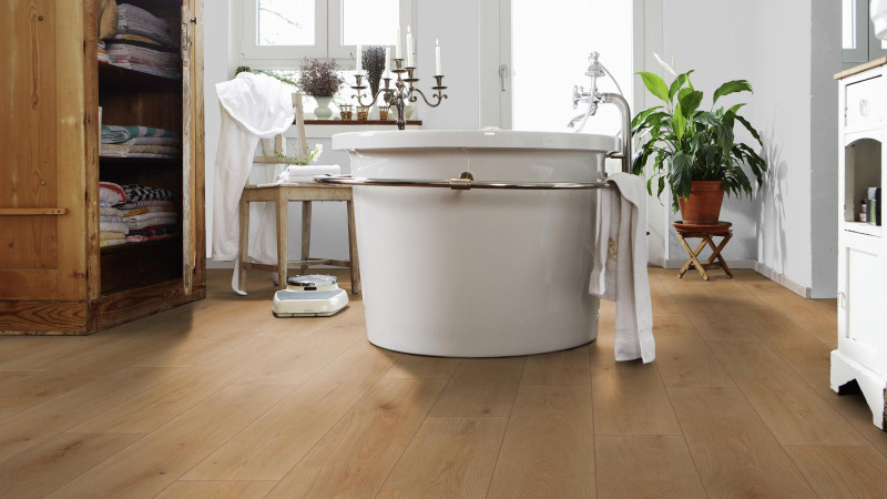Wineo Purline Organic flooring 1000 Wood XL Elastic Noble Oak Toffee 1-strip 4V for clicking in main product photo
