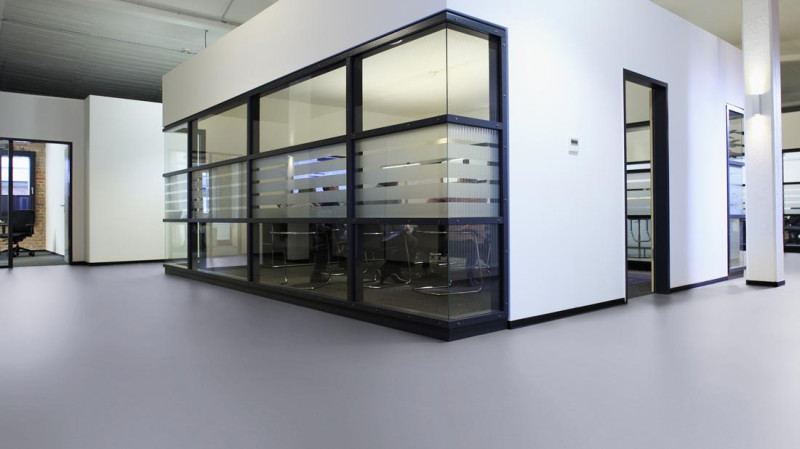 Wineo Purline Bioboden 1500 Fontaine à copeaux Bleu Rollenware main product photo