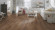 Wineo Purline Bioboden 1500 Wood Melbourne Oak Brown Rollenware Raum3 Wineo Purline Bioboden 1500 Wood Melbourne Oak Brown Rollenware Raum3