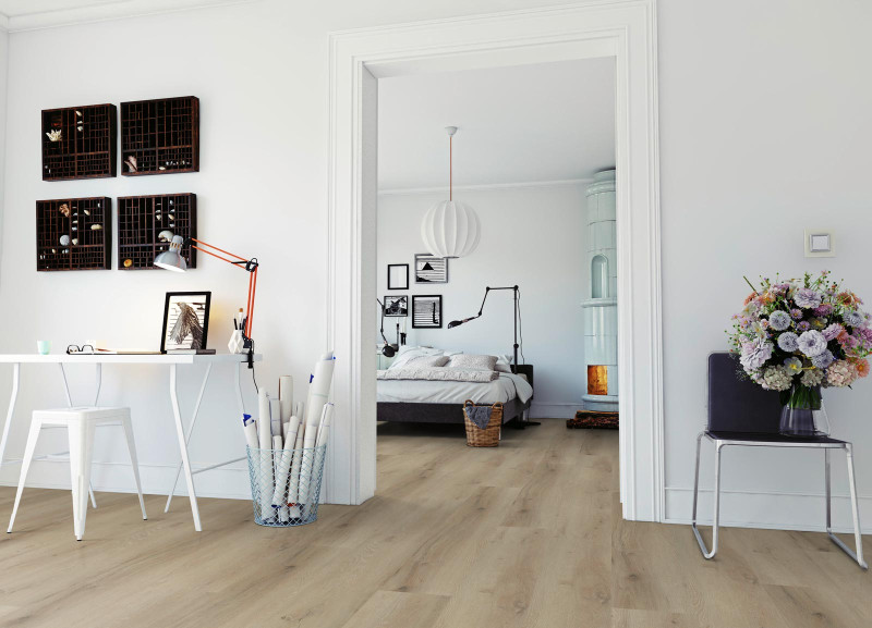 Skaben Design Suelo de Vinilo Rhino Click 30 XL Roble Claro Castillo Breitenburg Real Feel Plank XL M4V Impact Sound Mat main product photo