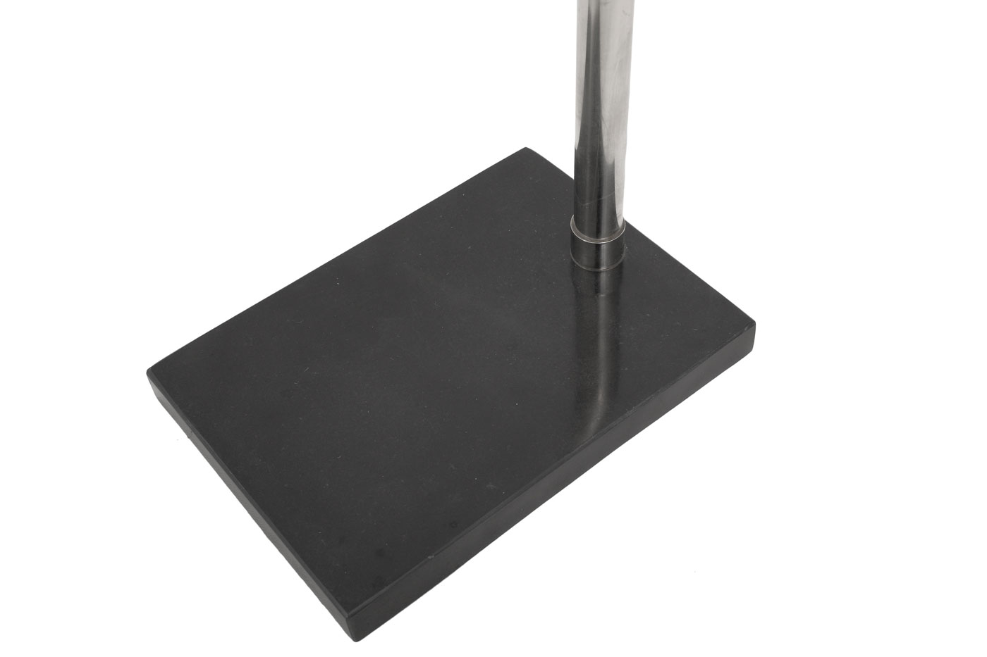 Stehlampe Nataly im Industrial Design in Farbe Schwarz / Silber aus Metall-Mix u. Marmor handgefertigt Raum7