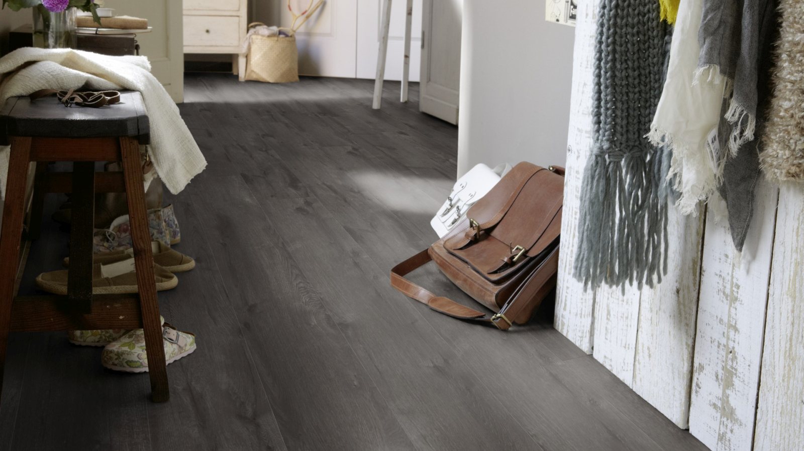 Tarkett Designboden iD Inspiration Click 55 Plus Alpine Oak Black Planke 4V Raum8
