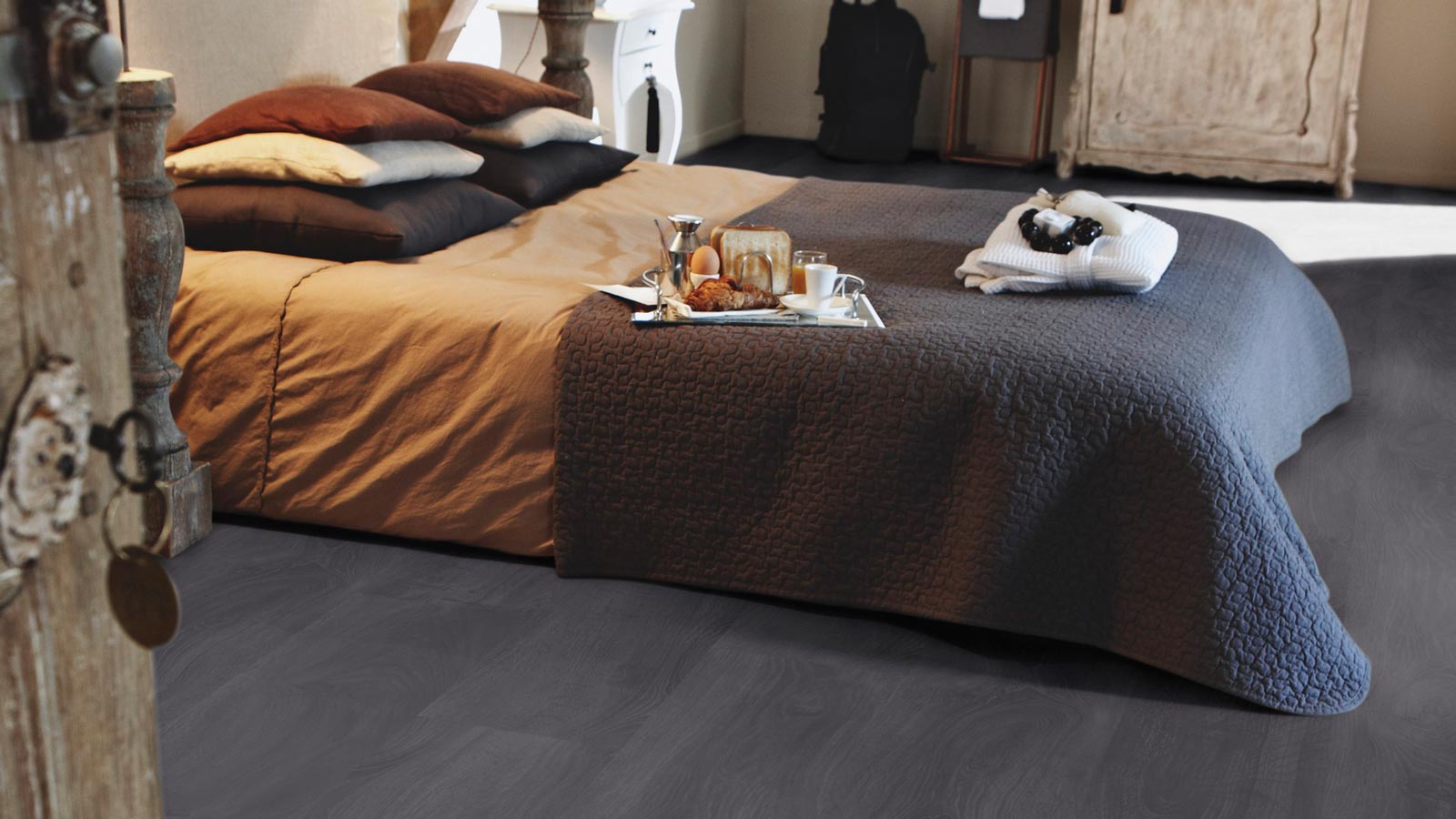 Tarkett Bioboden iD Revolution English Oak Charcoal Planke M4V 1220x250 mm Raum8