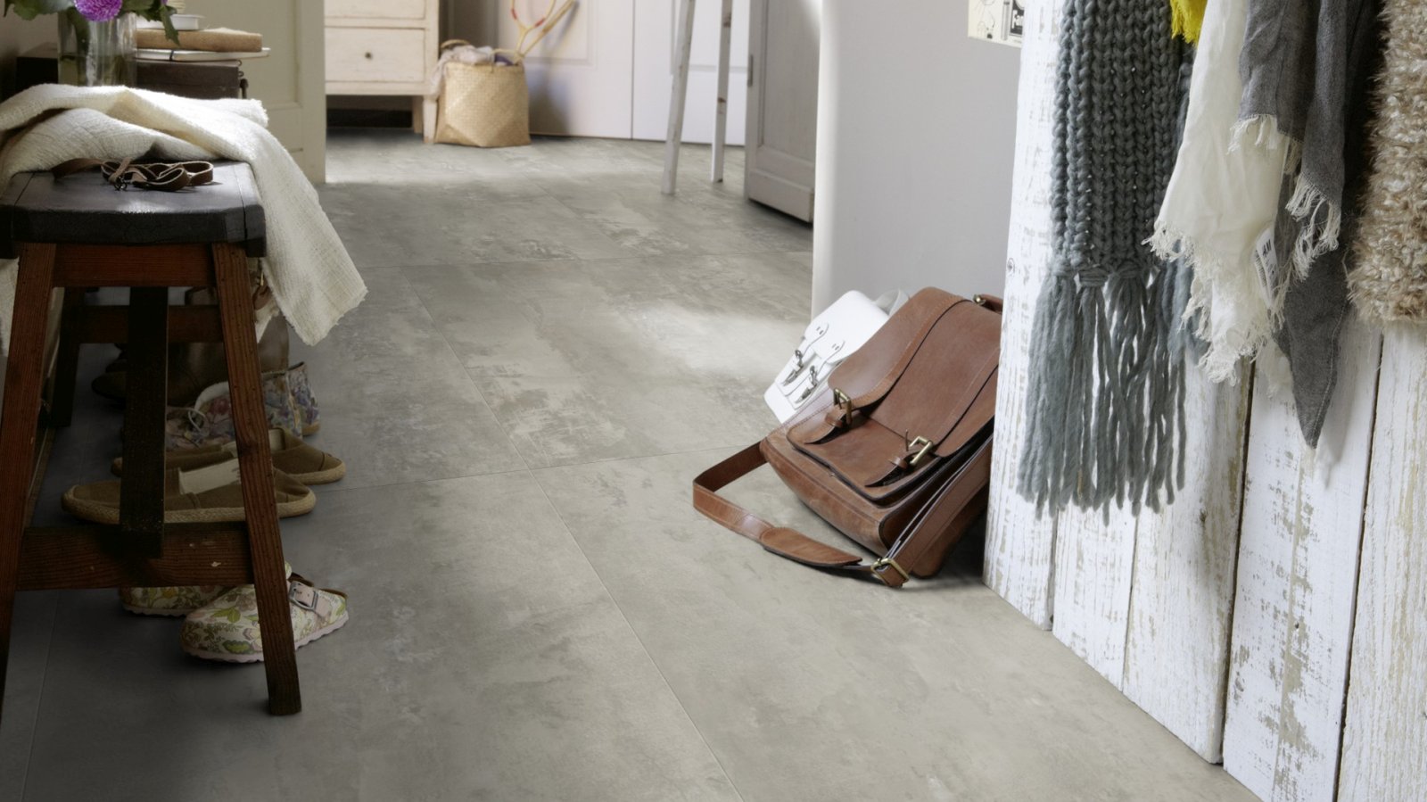 Tarkett Designboden Starfloor Click 55 Plus Rough Concrete Grey Fliese 4V Raum8