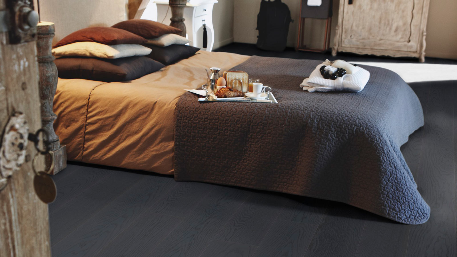 Tarkett Parkett Play Natur Eiche Eiche Charcoal Landhausdiele M2V Raum8