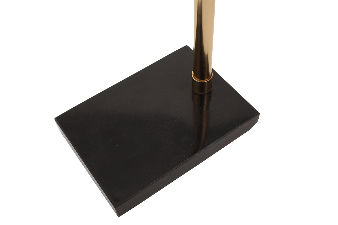 Tischlampe Aneta im Industrial Design in Farbe Schwarz / Gold aus Metall-Mix u. Marmor handgefertigt Raum6