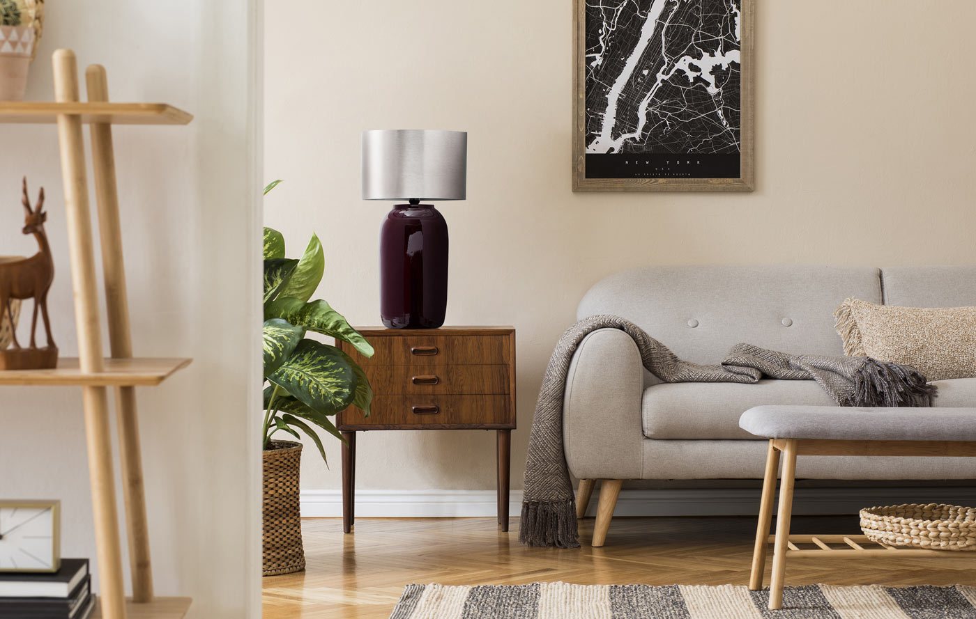 Tischlampe Benito im Extravagante Design in Farbe Beere / Silber aus Eisen handgefertigt Raum2