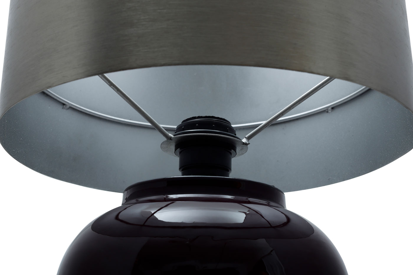 Tischlampe Benito im Extravagante Design in Farbe Beere / Silber aus Eisen handgefertigt Raum3