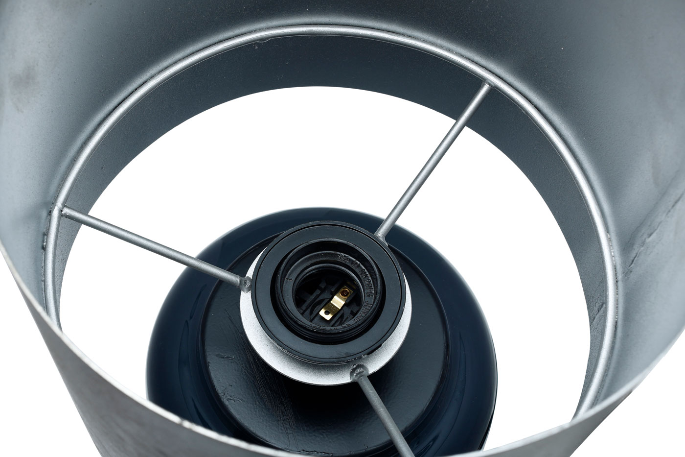 Tischlampe Benito im Extravagante Design in Farbe Dunkelblau / Silber aus Eisen handgefertigt Raum5