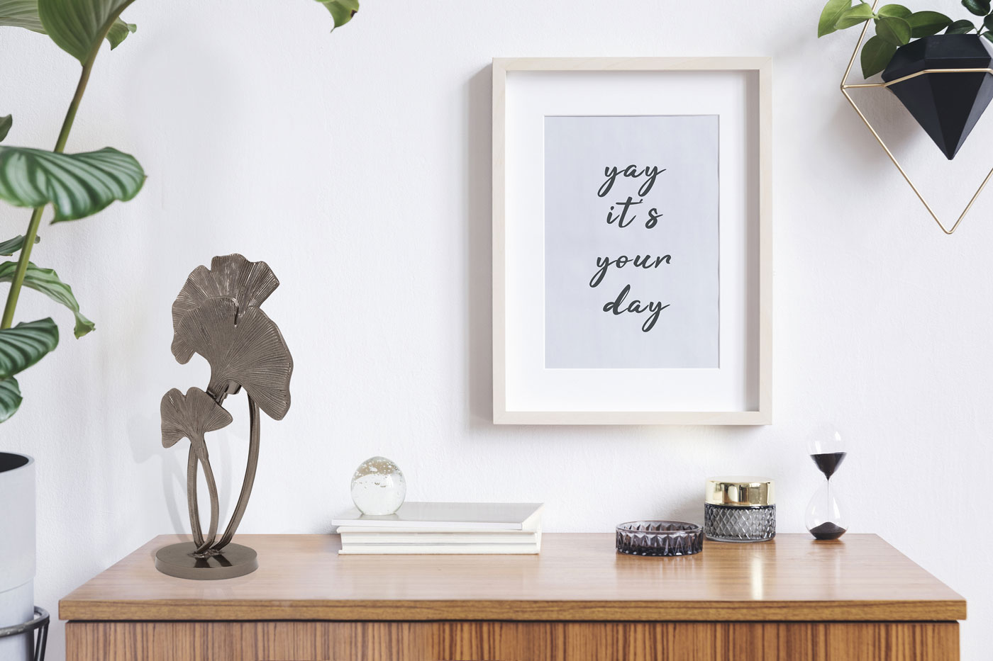 Tischlampe Nature im Industrial Design in Farbe Schwarz aus Alumium handgefertigt Raum2