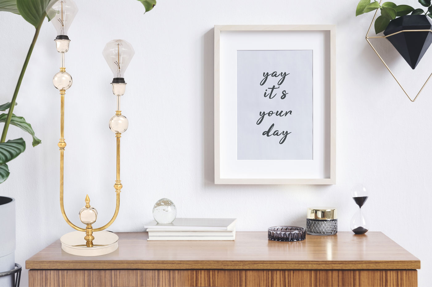 Tischlampe Tim im Industrial Design in Farbe Silber / Gold aus Metall-Mix handgefertigt Raum2