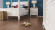 Wineo Laminat 500 XXL V4 Flowered Oak Darkbrown 1-Stab Landhausdiele 4V Raum7 Wineo Laminat 500 XXL V4 Flowered Oak Darkbrown 1-Stab Landhausdiele 4V Raum7