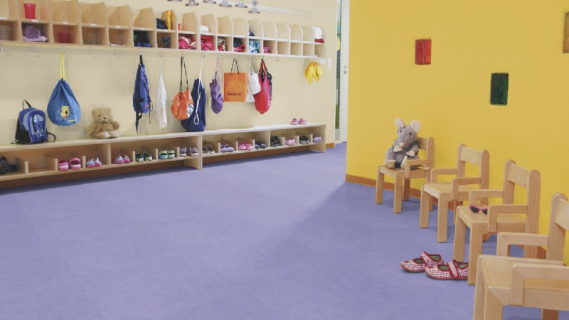 Wineo Purline Organic flooring 1500 Chip Purple Rain Rolled goods main product photo