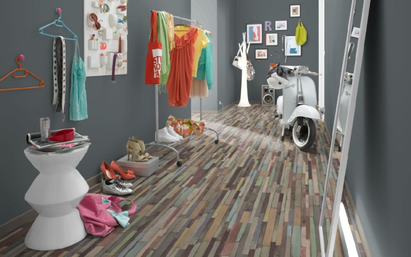 Egger Home Suelo laminado 7/31 Classic Dimas Wood coloreado EHL008 Multi strip main product photo
