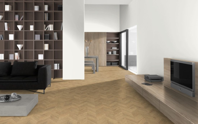 Egger Home Laminate 8/32 Kingsize Weinburg Oak light EHL065 Herringbone main product photo