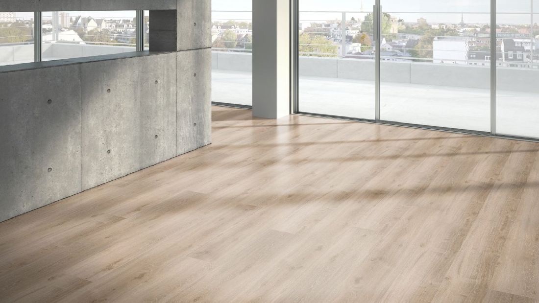 Suelo vinílico de Parador Basic 30 Roble Royal calizo claro, lama 4V