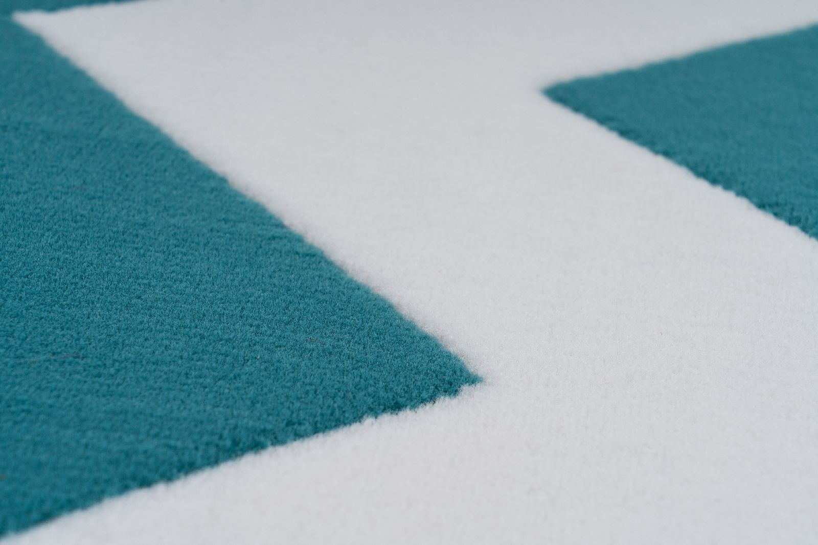 Kurzflorteppich Türkis und Elfenbein ZICKZACK Design Höhe 10 mm R2