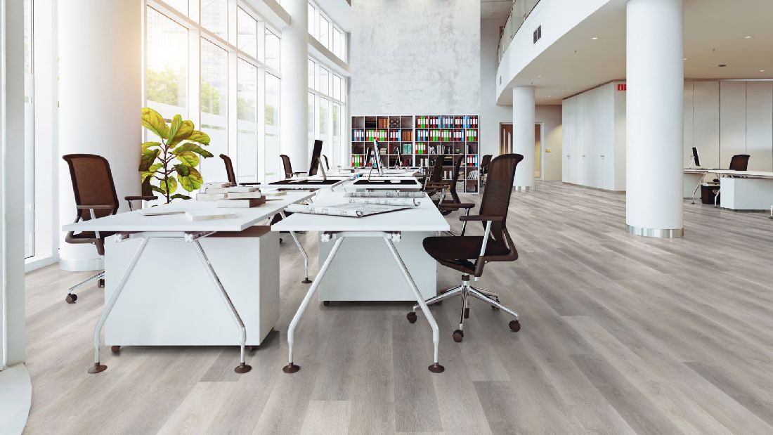 Skaben Design Suelo Vinilo Rhino Click 30 Traditional Oak Greige 1-lama M4V Aislamiento acústico contra impactos