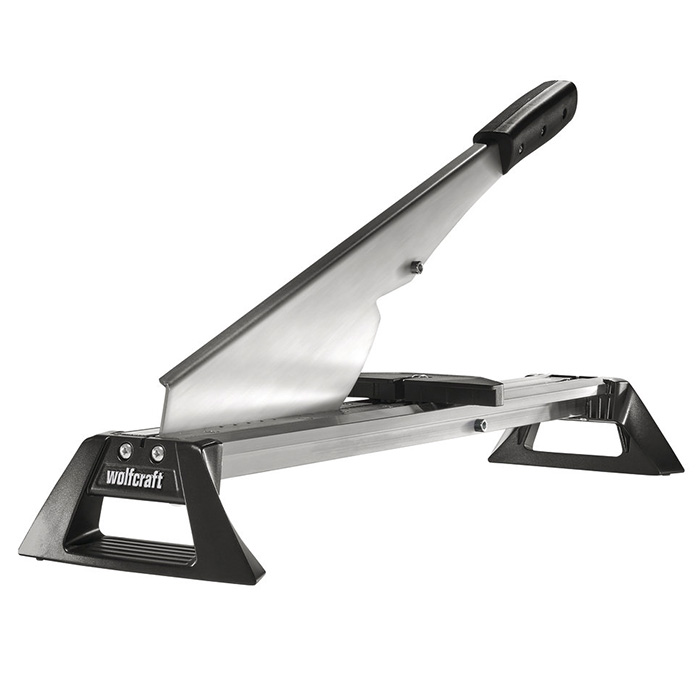 Presse coupante pour sols stratifiés LC 600 pour la coupe rapide et nette des sols stratifiés jusqu'à 11 mm d'épaisseur main product photo