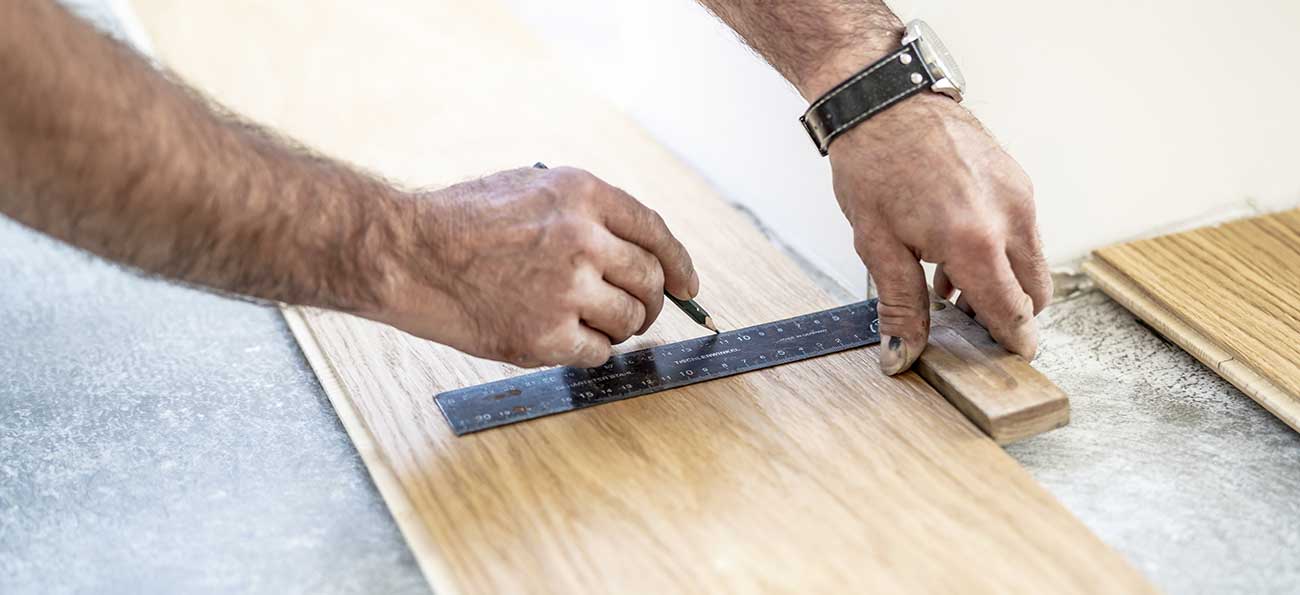 Laying parquet flooring on dry screed