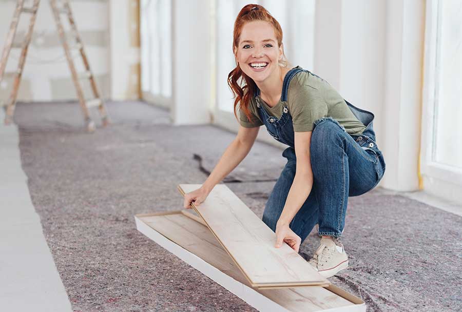 Coller ou poser un parquet flottant