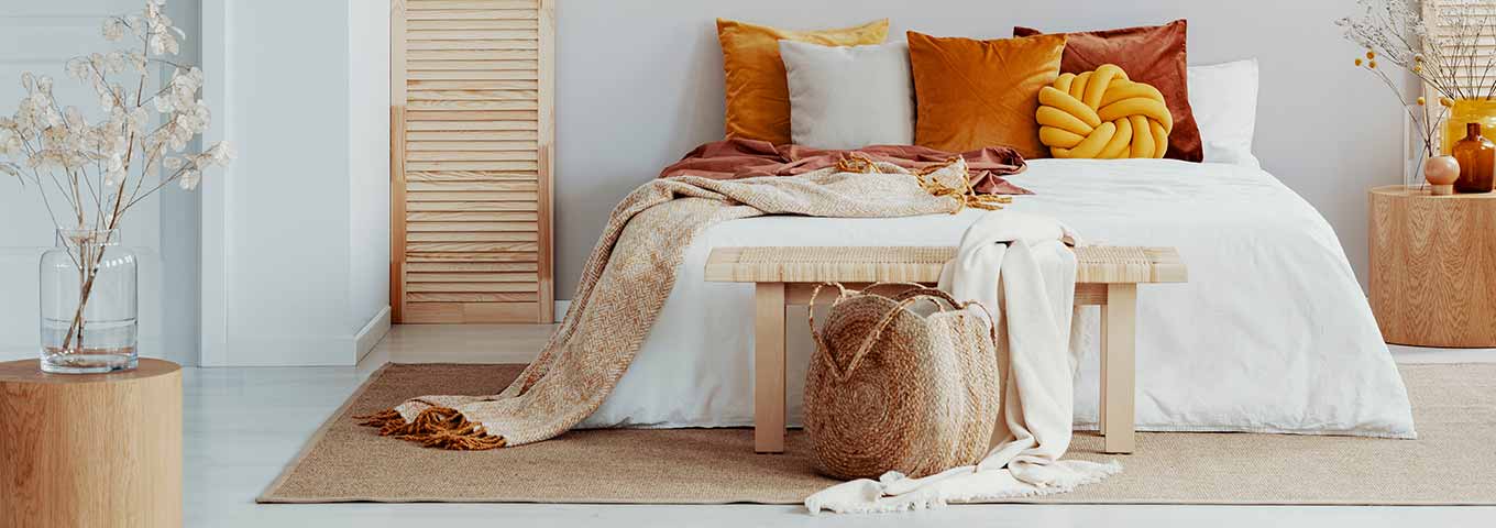 Hochglanz Laminatboden weiss im Schlafzimmer