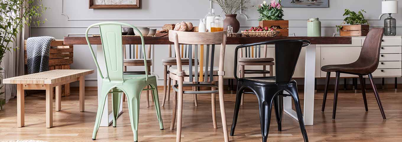 Parquet raboté à la main dans la salle à manger