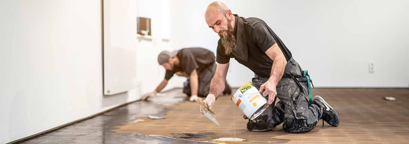 Grundbehandlung mit Pflegemittel Öl Anwendung